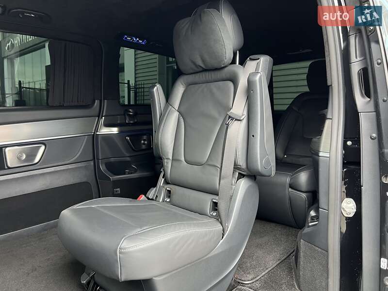 Минивэн Mercedes-Benz V-Class 2024 в Киеве