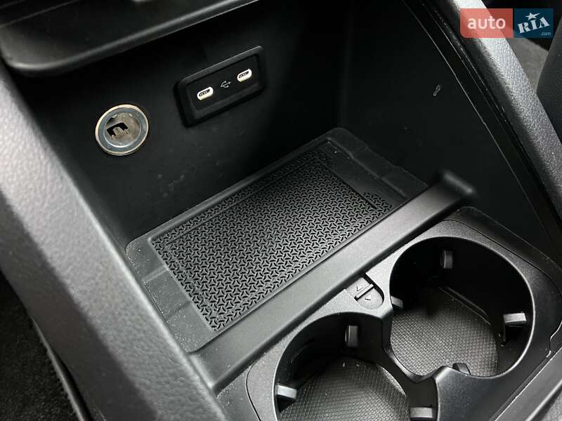 Минивэн Mercedes-Benz V-Class 2024 в Киеве