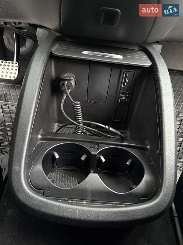 Мінівен Mercedes-Benz V-Class 2017 в Дніпрі фото 15 Мінівен Mercedes-Benz V-Class 2017 в Дніпрі