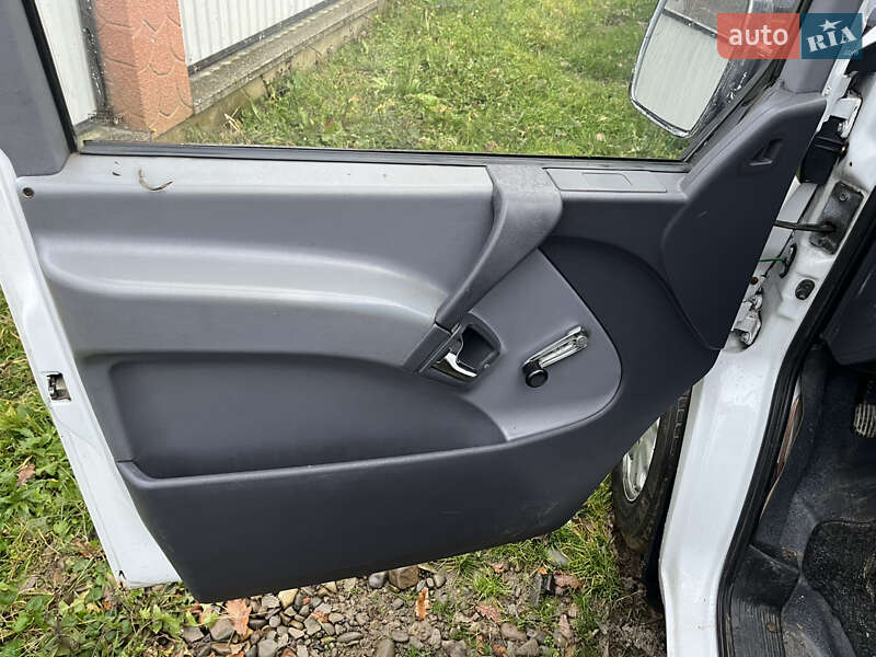 Мінівен Mercedes-Benz V-Class 1999 в Чернівцях