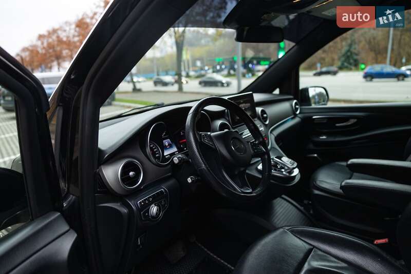 Минивэн Mercedes-Benz V-Class 2015 в Киеве