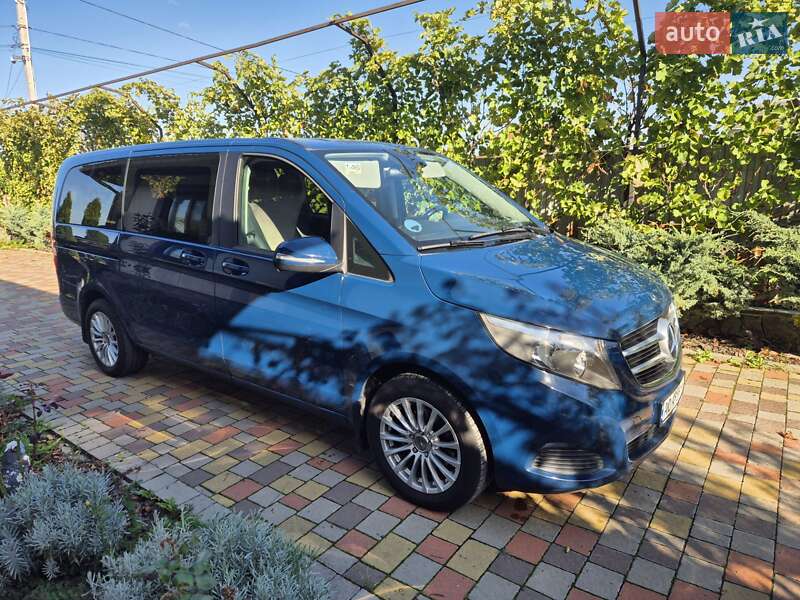 Mercedes-Benz V-Class 2016