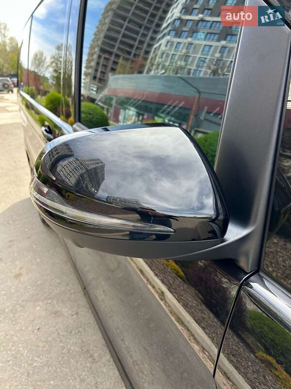 Мінівен Mercedes-Benz V-Class 2022 в Києві