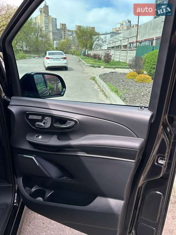 Мінівен Mercedes-Benz V-Class 2022 в Києві