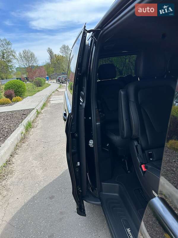 Мінівен Mercedes-Benz V-Class 2022 в Києві