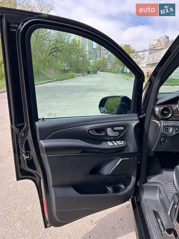Мінівен Mercedes-Benz V-Class 2022 в Києві