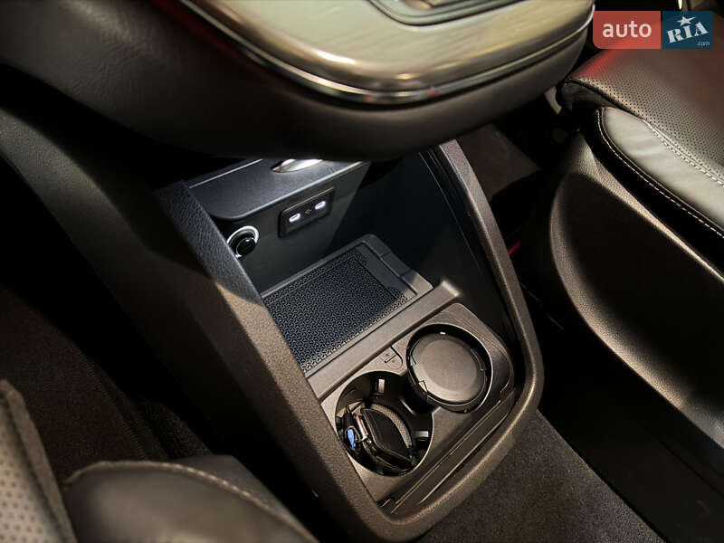 Мінівен Mercedes-Benz V-Class 2024 в Києві фото 26 Мінівен Mercedes-Benz V-Class 2024 в Києві