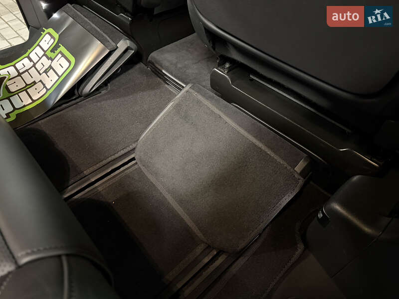 Мінівен Mercedes-Benz V-Class 2024 в Києві фото 36 Мінівен Mercedes-Benz V-Class 2024 в Києві