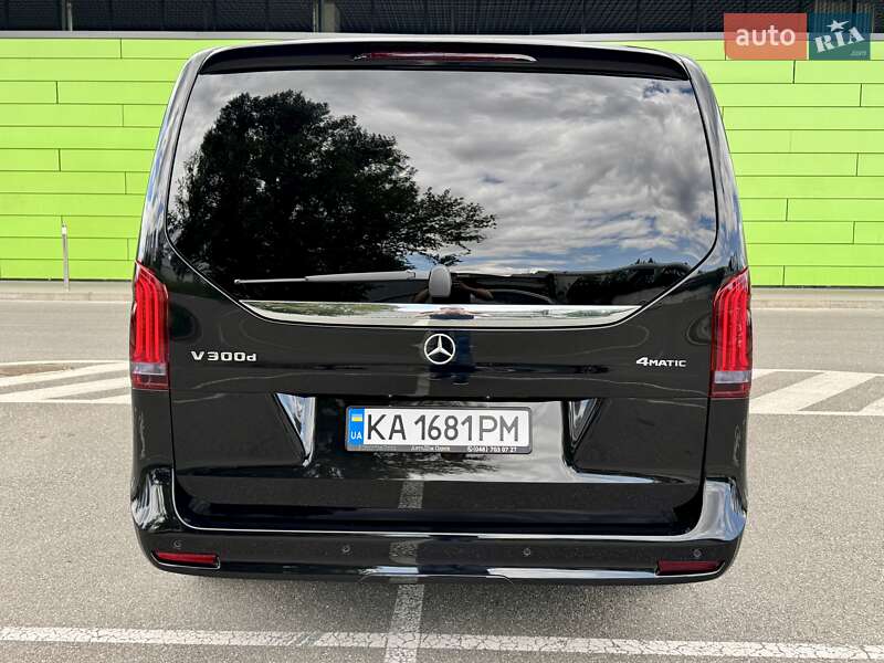 Минивэн Mercedes-Benz V-Class 2023 в Киеве