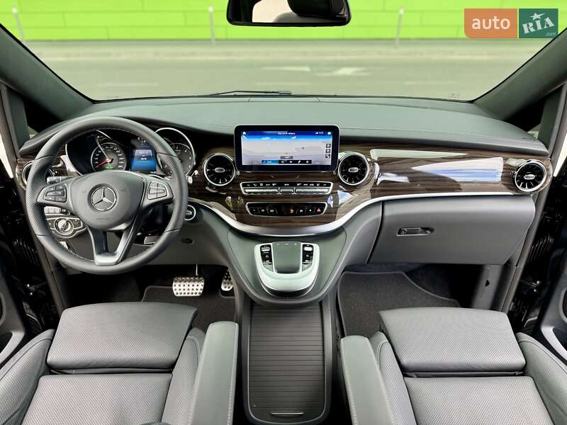 Минивэн Mercedes-Benz V-Class 2023 в Киеве