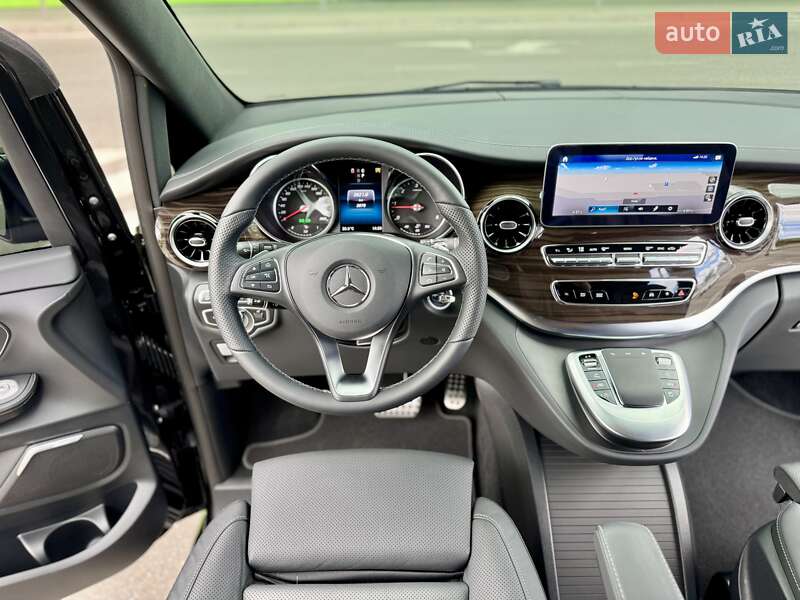 Минивэн Mercedes-Benz V-Class 2023 в Киеве