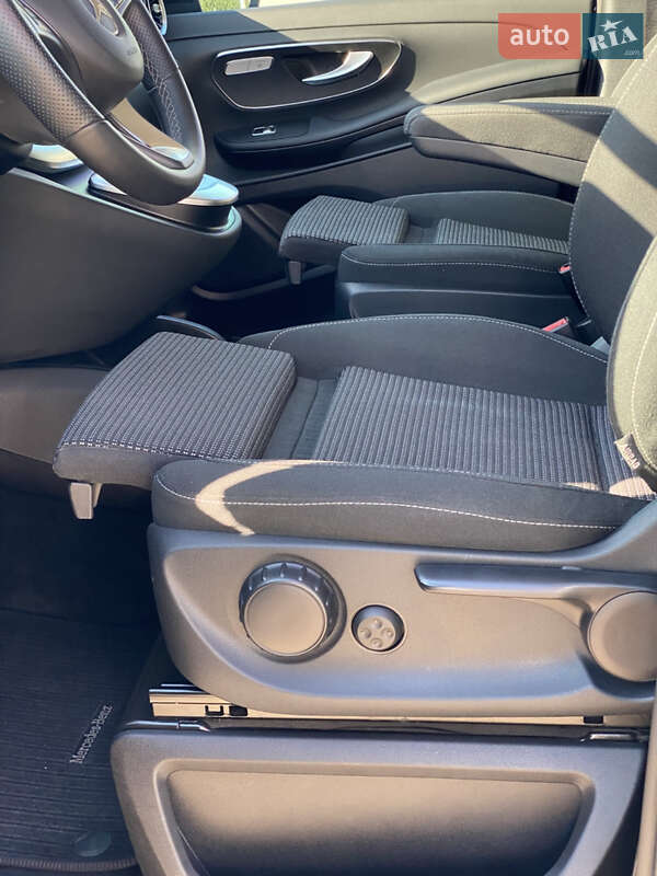 Мінівен Mercedes-Benz V-Class 2023 в Києві