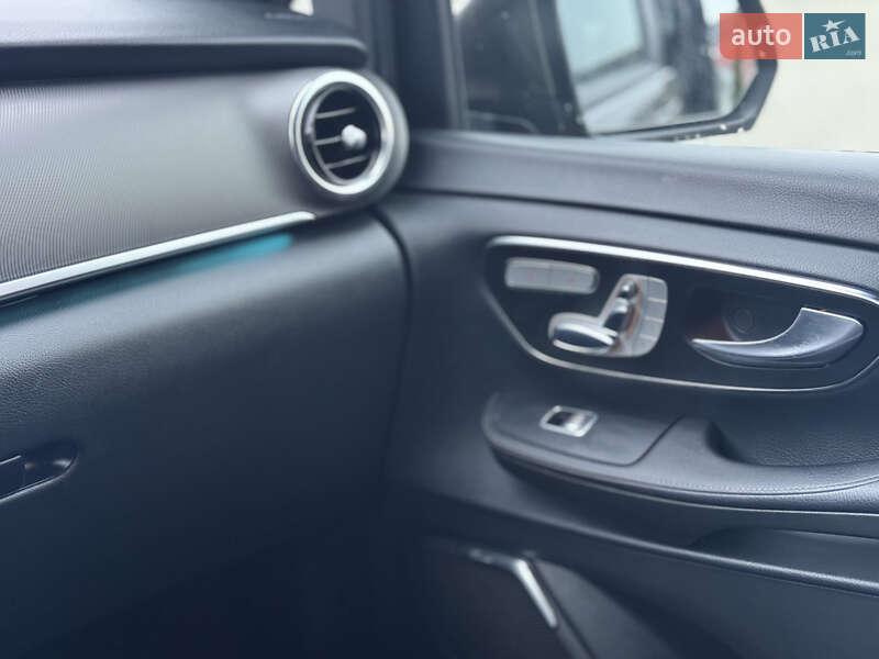 Минивэн Mercedes-Benz V-Class 2016 в Сторожинце