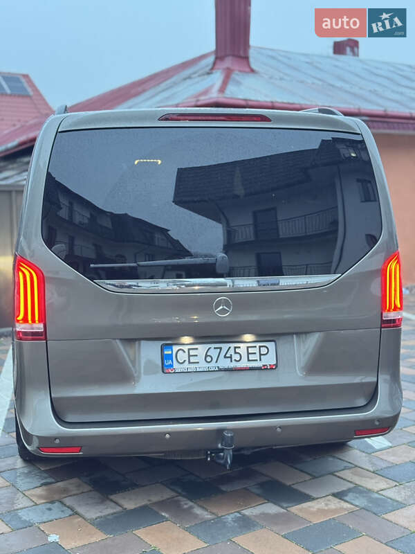 Минивэн Mercedes-Benz V-Class 2016 в Сторожинце