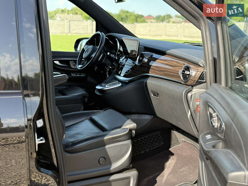 Мінівен Mercedes-Benz V-Class 2022 в Коломиї