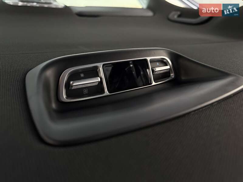 Мінівен Mercedes-Benz V-Class 2020 в Одесі