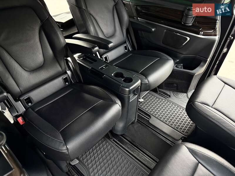 Мінівен Mercedes-Benz V-Class 2020 в Одесі