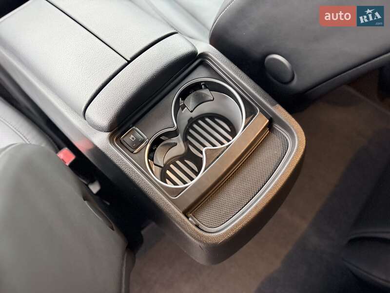 Мінівен Mercedes-Benz V-Class 2021 в Києві фото 25 Мінівен Mercedes-Benz V-Class 2021 в Києві