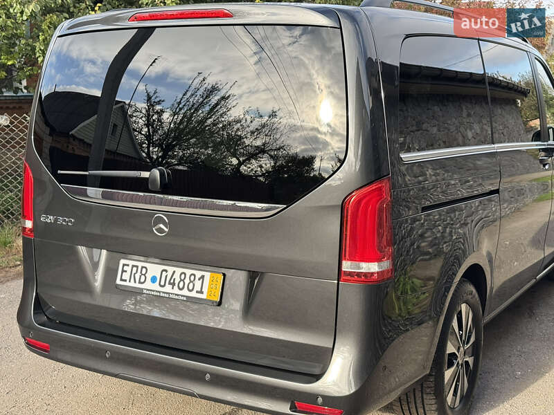 Минивэн Mercedes-Benz V-Class 2021 в Киеве фото 36 Минивэн Mercedes-Benz V-Class 2021 в Киеве