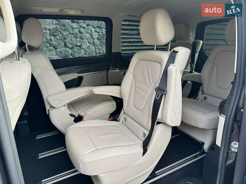 Минивэн Mercedes-Benz V-Class 2021 в Киеве фото 52 Минивэн Mercedes-Benz V-Class 2021 в Киеве