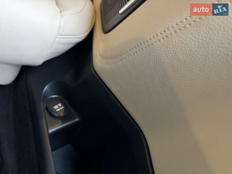 Минивэн Mercedes-Benz V-Class 2018 в Киеве фото 85 Минивэн Mercedes-Benz V-Class 2018 в Киеве