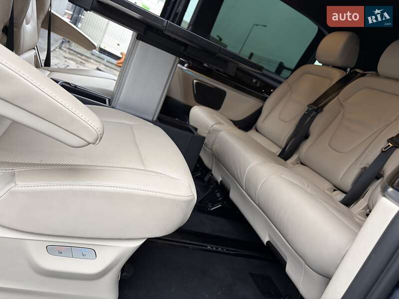 Минивэн Mercedes-Benz V-Class 2018 в Киеве фото 115 Минивэн Mercedes-Benz V-Class 2018 в Киеве