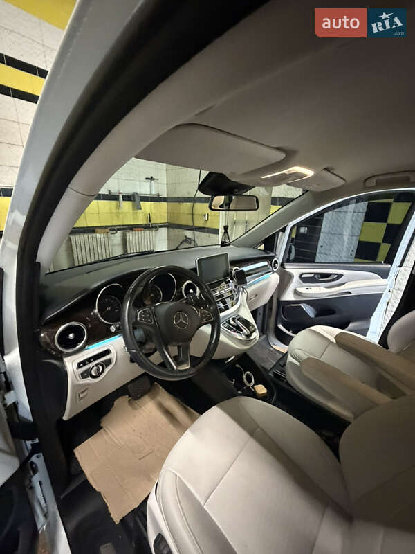 Мінівен Mercedes-Benz V-Class 2016 в Вінниці фото 37 Мінівен Mercedes-Benz V-Class 2016 в Вінниці