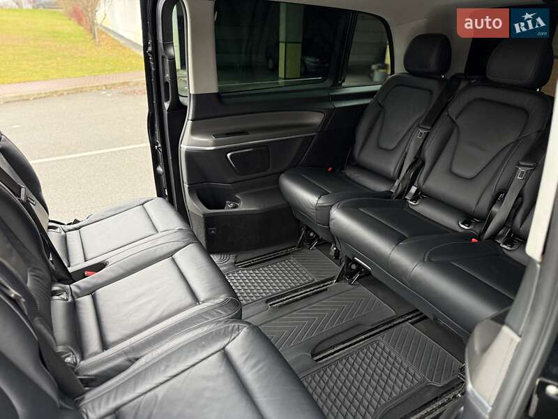 Минивэн Mercedes-Benz V-Class 2016 в Киеве