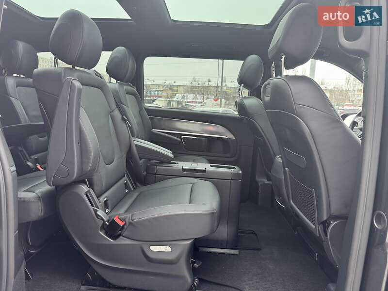 Минивэн Mercedes-Benz V-Class 2021 в Киеве