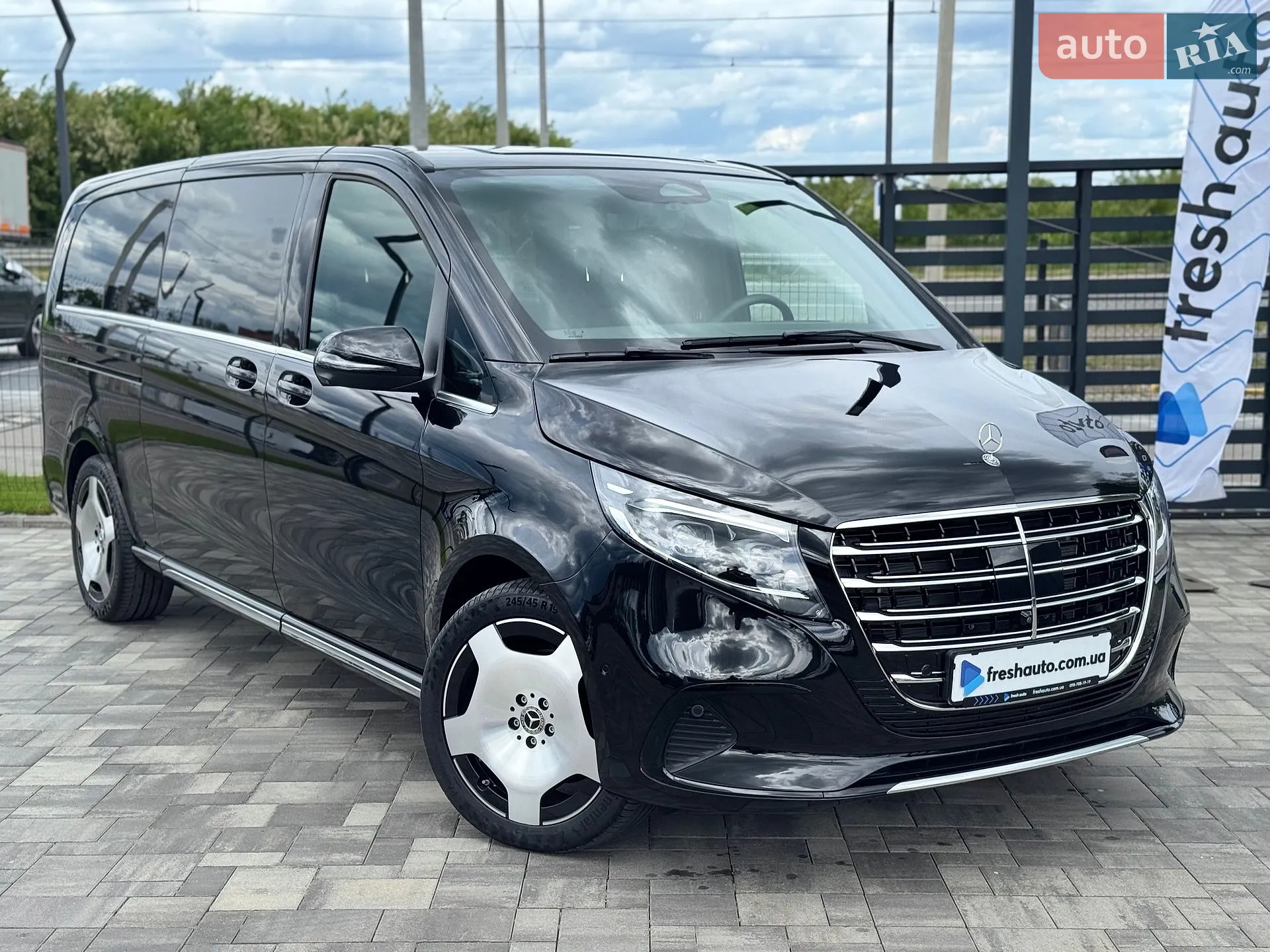 2025 Mercedes-Benz V-klasse - фото 1