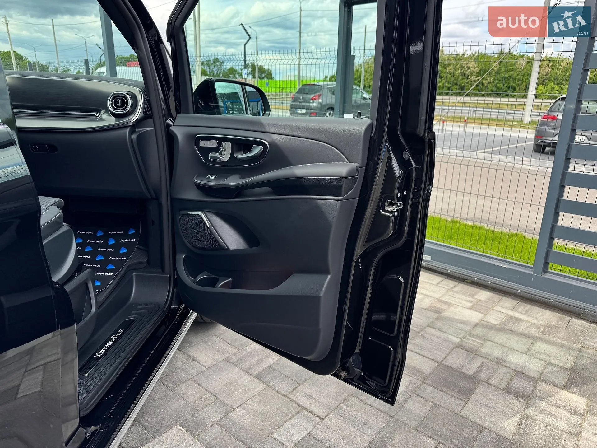 2025 Mercedes-Benz V-klasse - мініатюра 39
