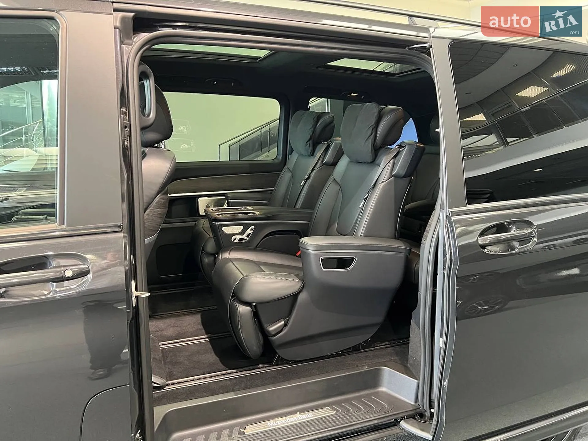 Mercedes-Benz V-Class 2025 VIN W1V44781314510175 фото оголошення 18 з 31