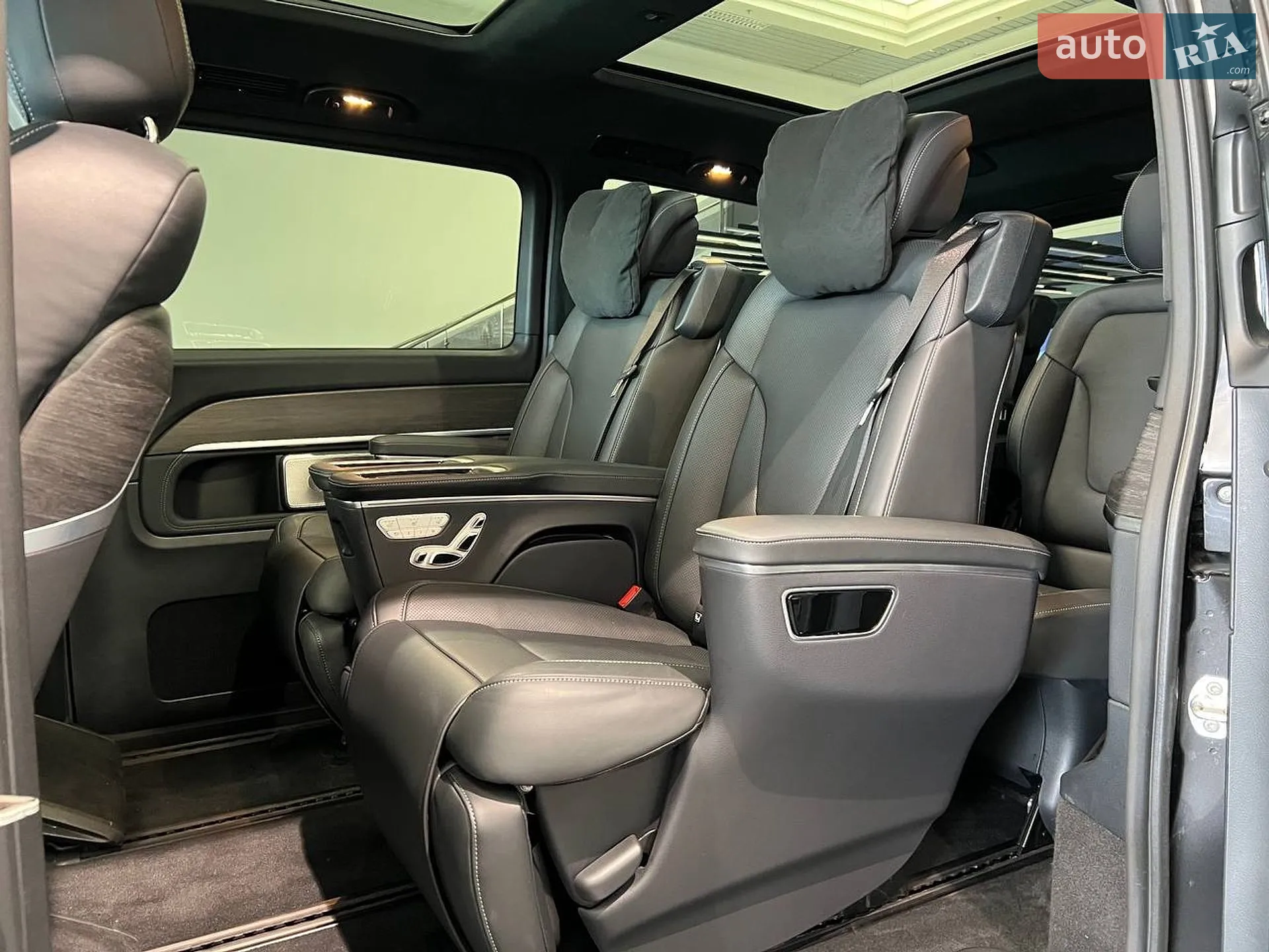 Mercedes-Benz V-Class 2025 VIN W1V44781314510175 фото оголошення 19 з 31