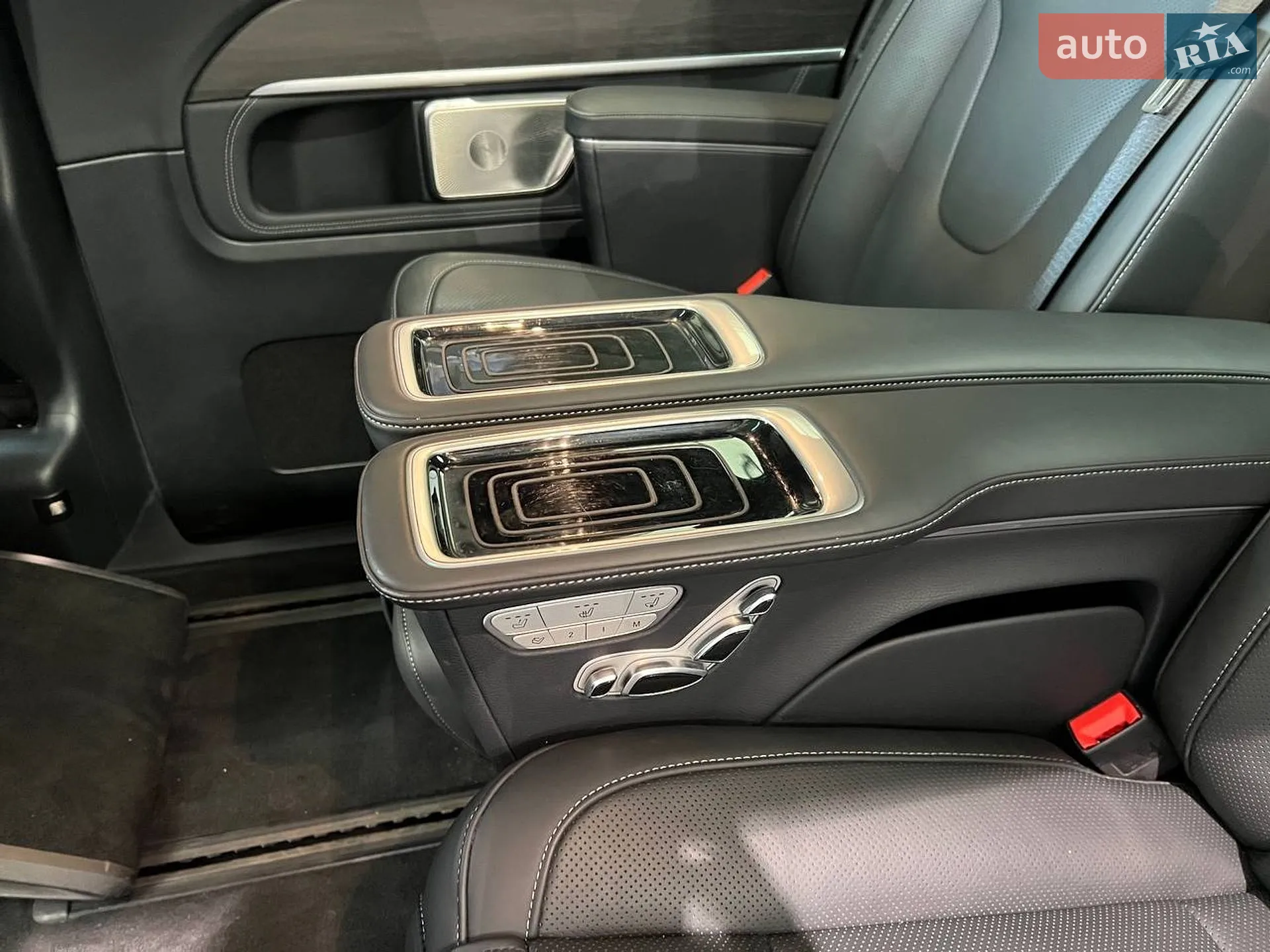 Mercedes-Benz V-Class 2025 VIN W1V44781314510175 фото оголошення 23 з 31