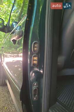 Мінівен Mercedes-Benz Vaneo 2005 в 