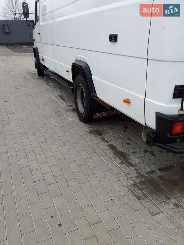 Вантажний фургон Mercedes-Benz Vario 1997 в Тячеві