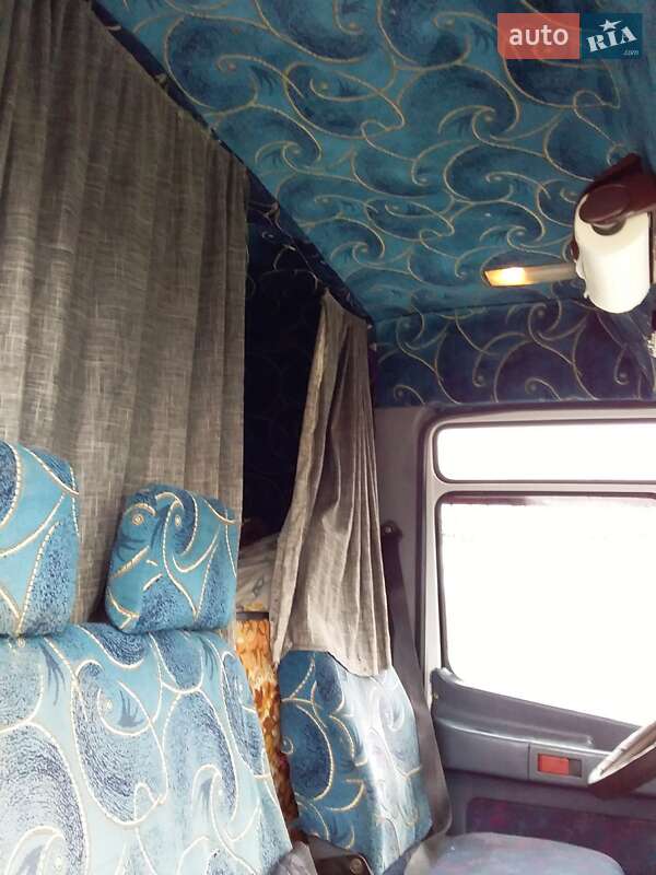 Вантажний фургон Mercedes-Benz Vario 1997 в Тячеві