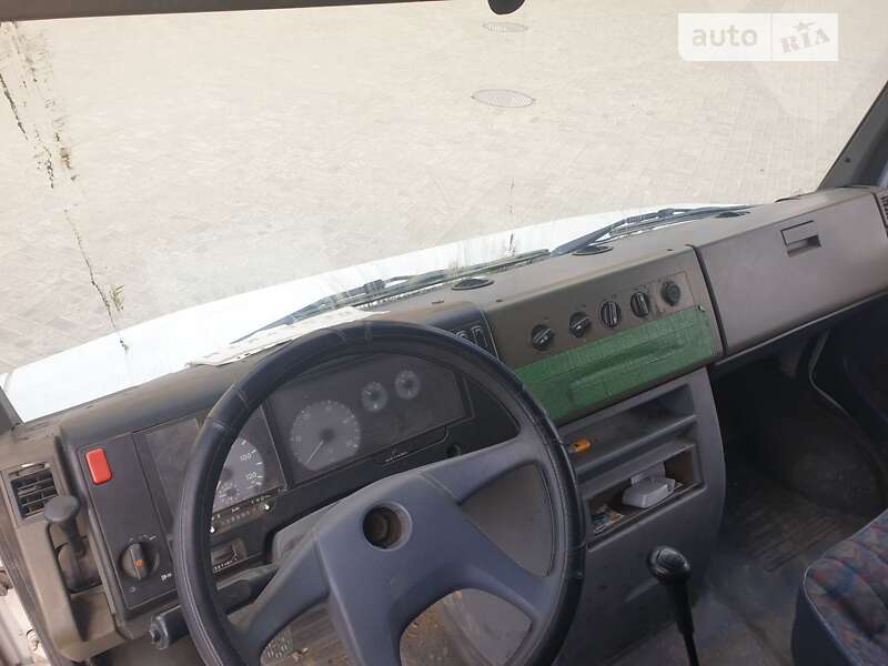 Вантажний фургон Mercedes-Benz Vario 1997 в Чернівцях