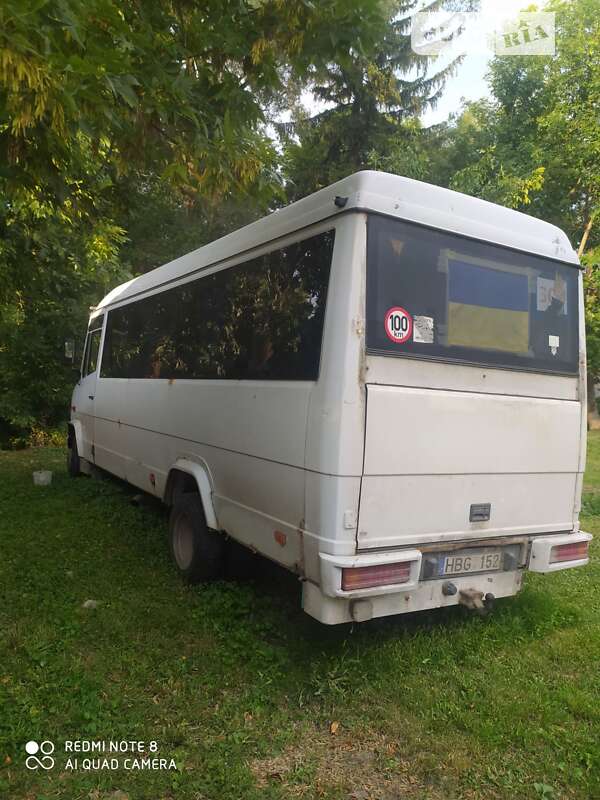 Туристичний / Міжміський автобус Mercedes-Benz Vario 2005 в Самборі