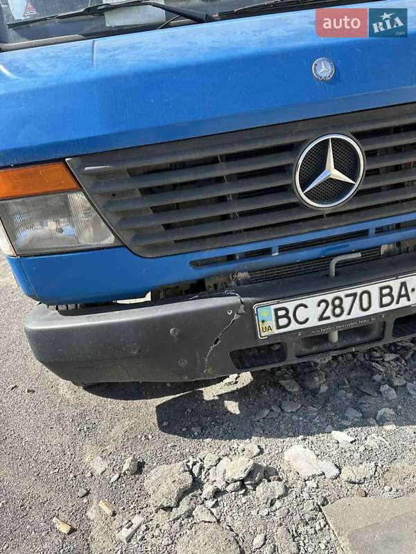 Вантажний фургон Mercedes-Benz Vario 1999 в Львові
