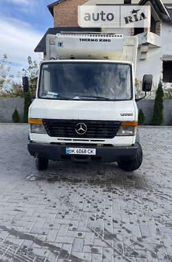 Вантажний фургон Mercedes-Benz Vario 1999 в Рівному