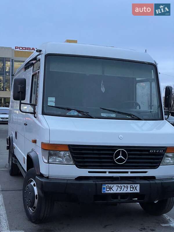 Вантажний фургон Mercedes-Benz Vario 2002 в Рівному