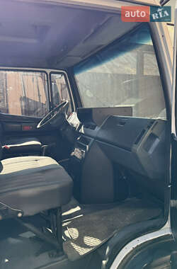 Тентованый Mercedes-Benz Vario 2005 в 