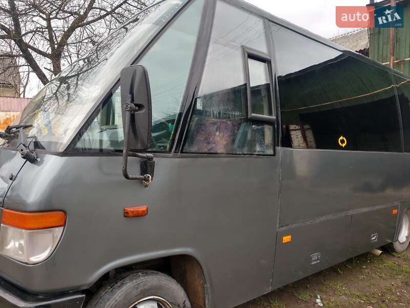 Туристический / Междугородний автобус Mercedes-Benz Vario 1999 в Ивано-Франковске