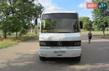 Туристичний / Міжміський автобус Mercedes-Benz Vario 1997 в 