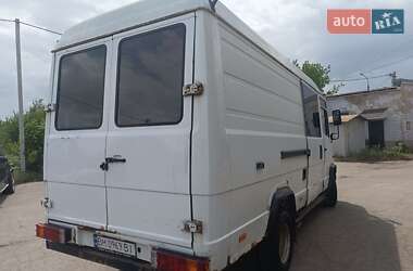 Вантажопасажирський фургон Mercedes-Benz Vario 1999 в 