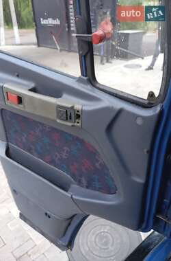 Вантажний фургон Mercedes-Benz Vario 2005 в 