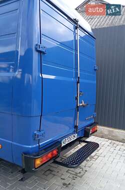 Вантажний фургон Mercedes-Benz Vario 2005 в 