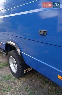 Вантажний фургон Mercedes-Benz Vario 2005 в 