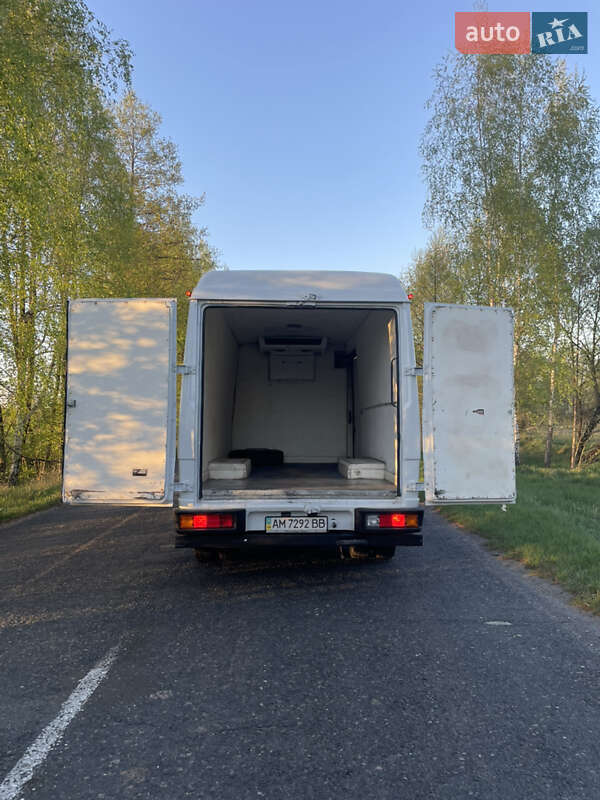 Рефрижератор Mercedes-Benz Vario 2005 в Олевську